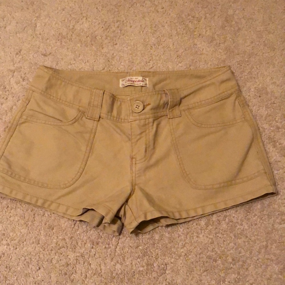 Women’s Aeropostale Khaki shorts Size 5/6